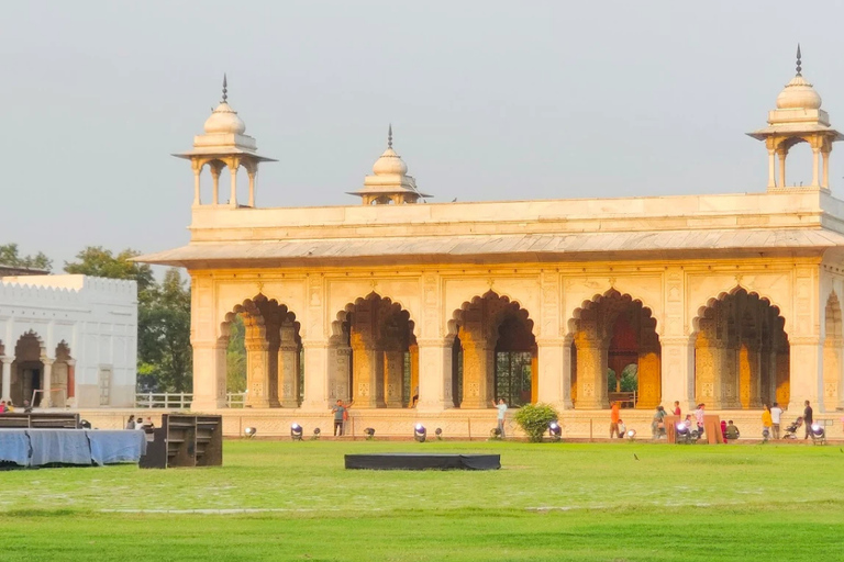 Nowe Delhi: zwiedzanie Czerwonego Fortu z przewodnikiem i biletem wstępuNowe Delhi: wycieczka piesza z przewodnikiem po Czerwonym Forcie bez biletu wstępu