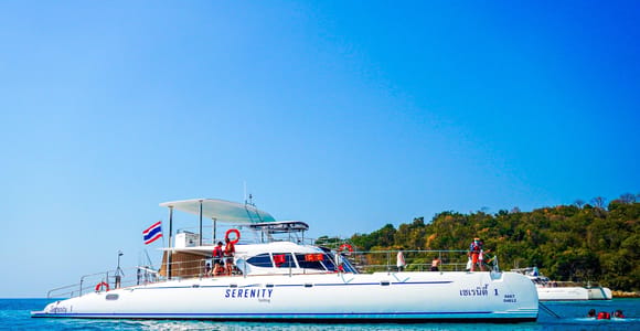 Pattaya: Exklusive 3-Insel-Katamaran-Tour mit Mittagessen vom Buffet