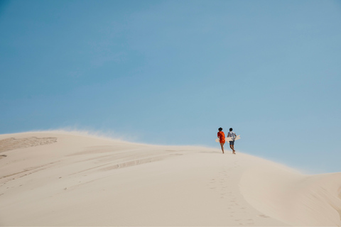 Sydney Excursión de un día a Port Stephens para avistar delfines y a las dunas de arena7.15 h Iglesia de San Lorenzo, 812 George St, Haymarket