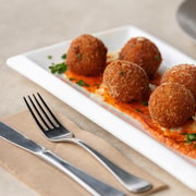 Darwin: 4-Course Dining Experience with Sparkling Wine