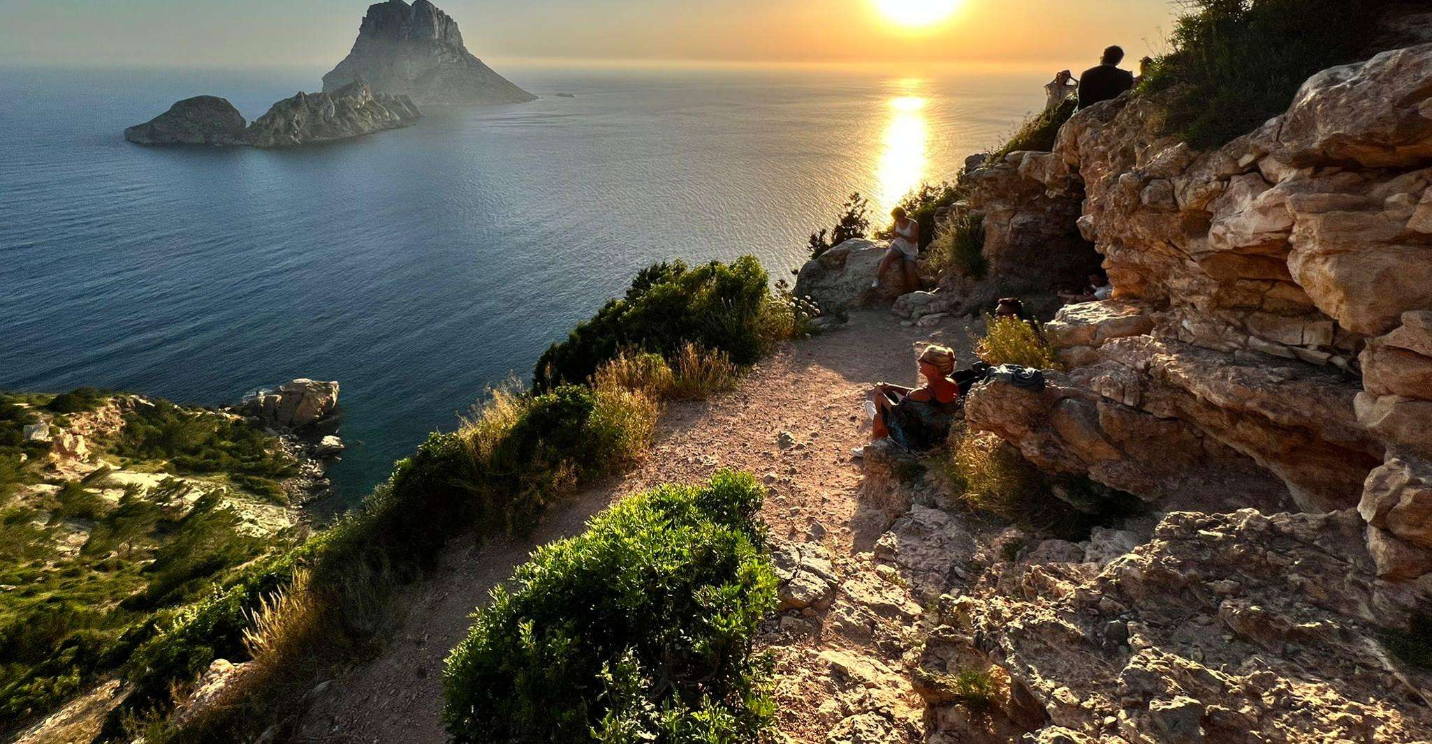 IBIZA, ES VEDRA SUNSET TOUR - Housity