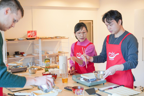 Tokyo : Cours de cuisine de sushi avec dégustation de saké