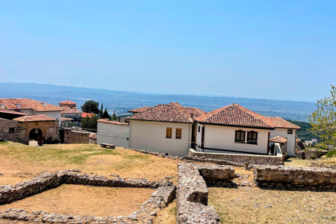 豪华路虎克鲁亚城堡与老集市一日游克鲁亚城堡与老集市豪华路虎每日观光之旅