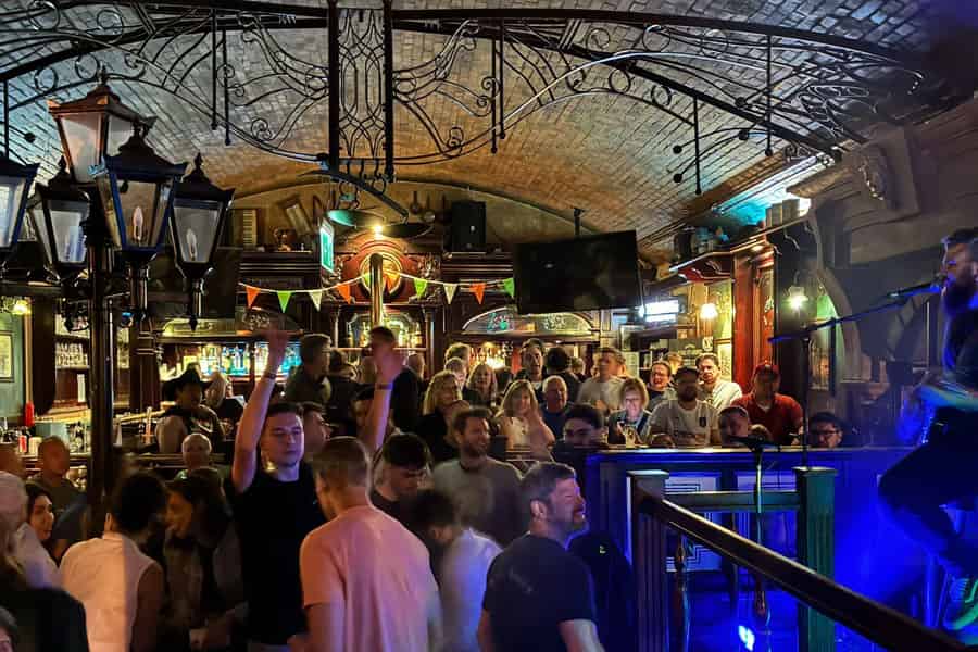 Berlin: Bar- & Party-Tour mit kostenlosen Shots und VIP-Clubzugang. Foto: GetYourGuide