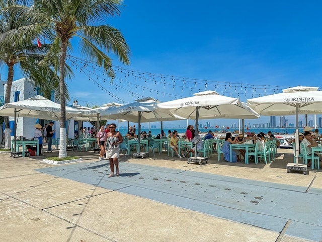 Da Nang: Monkey Mountain Tour with Coffee Class & Dinner
