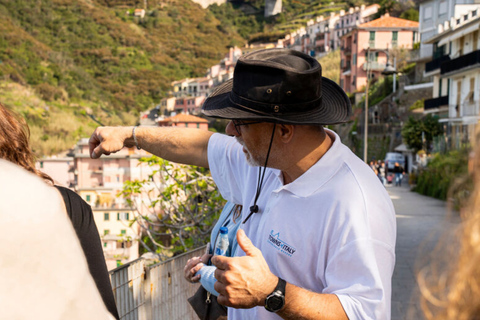 From Florence: Cinque Terre Day Trip with stop in Pisa Cinque Terre: Semi-Private Tour