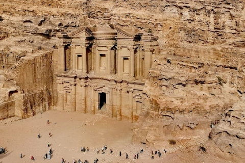 Transfer from Airport or Amman to Petra By Full size Sedan