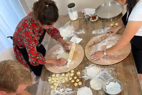 Antalya: Yerel Bir Ev Sahibi ile Türk Baklava Pişirme Kursu