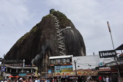 Tour Guatape Privado: Tudo incluído de 2 a 4 pessoas