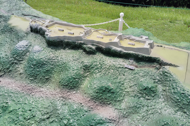 Okinawa: tour del castello di Nakagusuku, panorami e leggende (1,5 ore)Okinawa: tour panoramico e leggende del castello di Nakagusuku (1,5 ore)