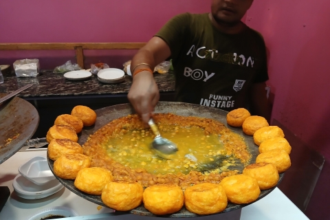 Kolkata's 12+ Street Food & Nightlife Tour - Midtown MadnessMidtown Madness - uliczne jedzenie i życie nocne w Kalkucie