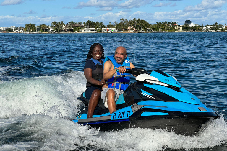 Miami Beach: Hyr WaveRunner &amp; båtresa2 personer per jetski