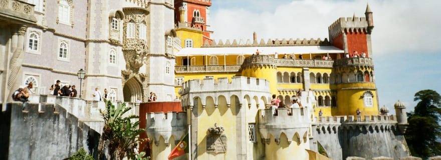 Sintra : Visite guidée d'une jounée en van avec un guide région.