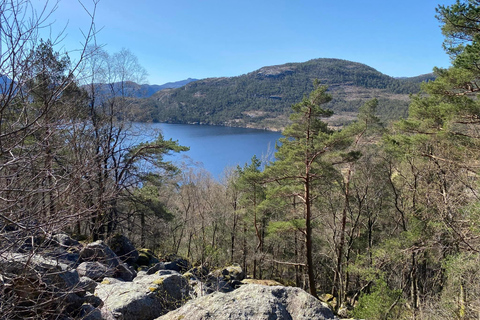 Preikestolen avec prise en charge à l&#039;hôtel ou au bateau avec guide