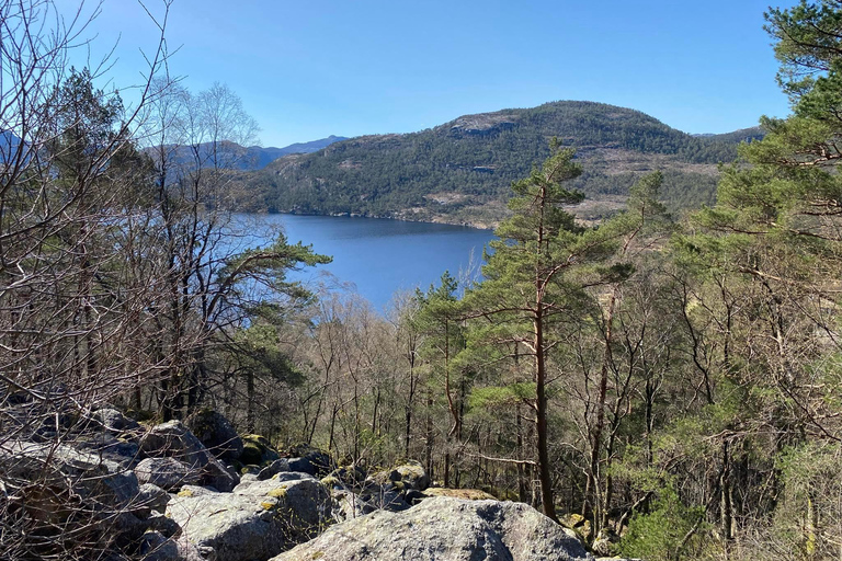 Preikestolen mit Abholung vom Hotel oder Schiff mit Guide