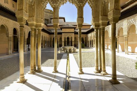 アルハンブラ宮殿：ナズリッド宮殿とのツアー-返金不可