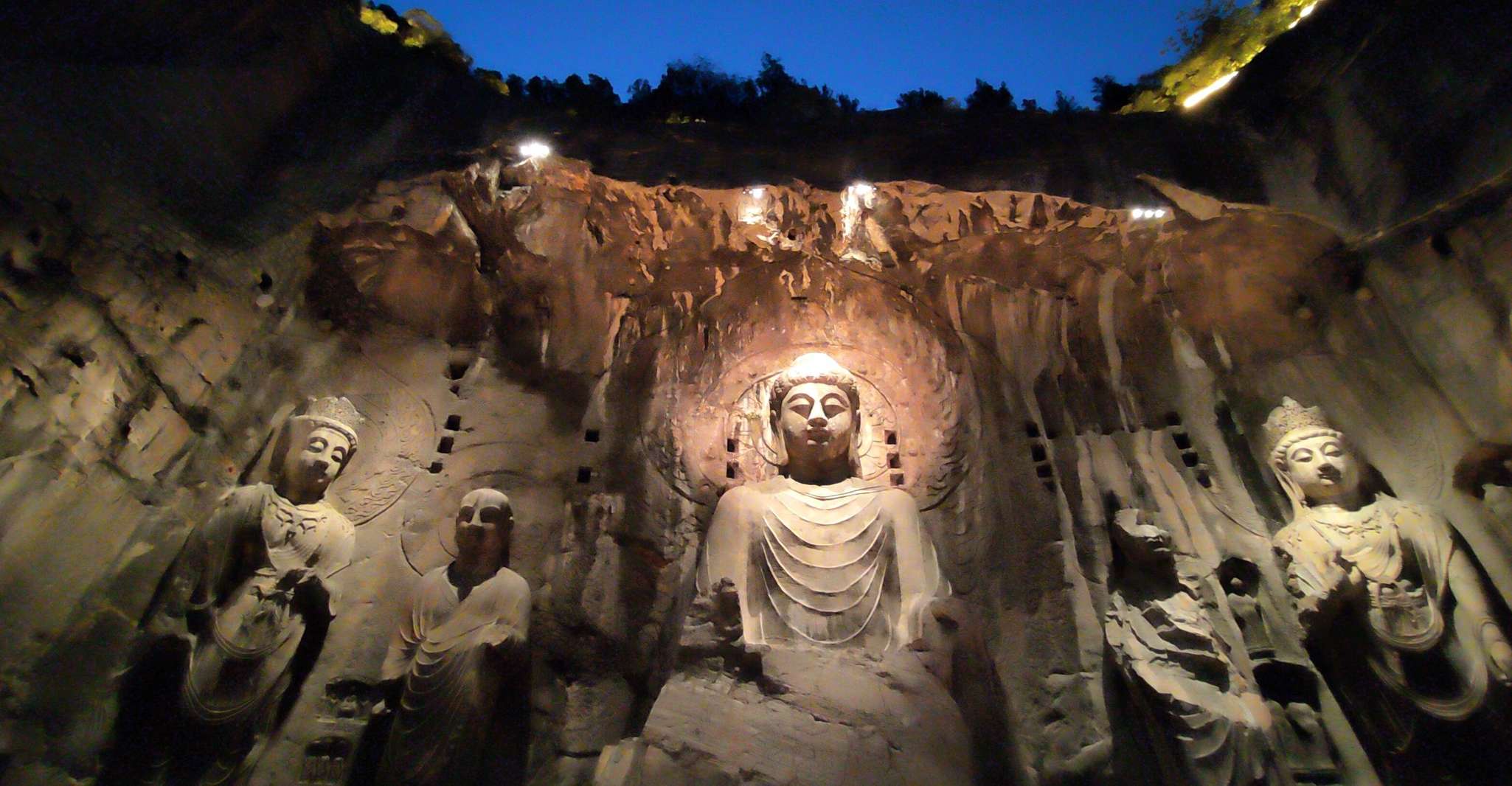 Private Tour, Longmen Grottoes, Shaolin Temple w/Kungfu Show - Housity