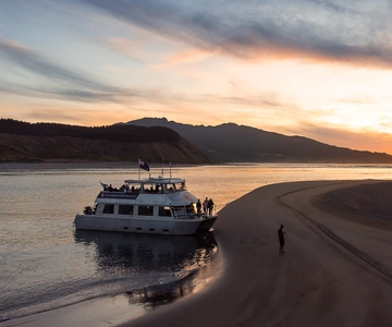 Raglan : Croisière pittoresque au coucher du soleil dans le port
