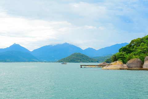 Paraty: Exclusive North Route Poseidon Boat Tour