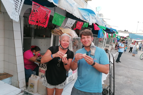 Cancún Foodie Delight: Local Markets &amp; Street Food FeastMeeting Point Cancun Downtown