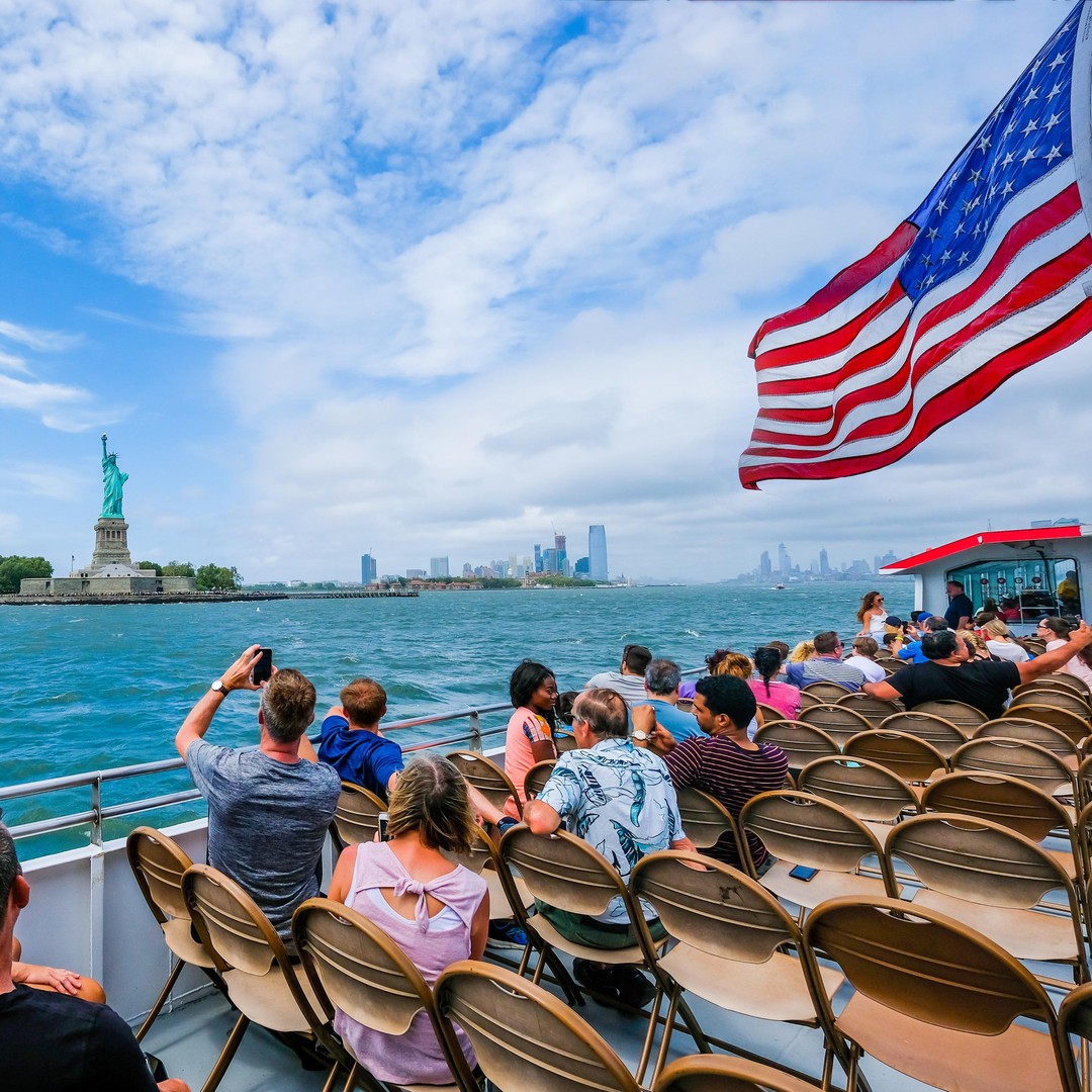 约翰·利思戈确认出演HBO版哈利·波特中的邓布利多：“这将定义我人生的最后一章” : r/harrypotter, image size:1080x1080