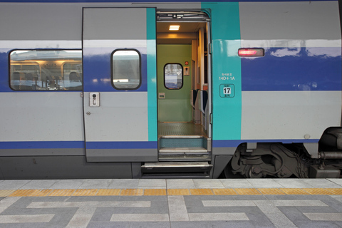 Seoul: Seamless KTX Busan Private Tour Seoul ↔ Busan | Round Trip