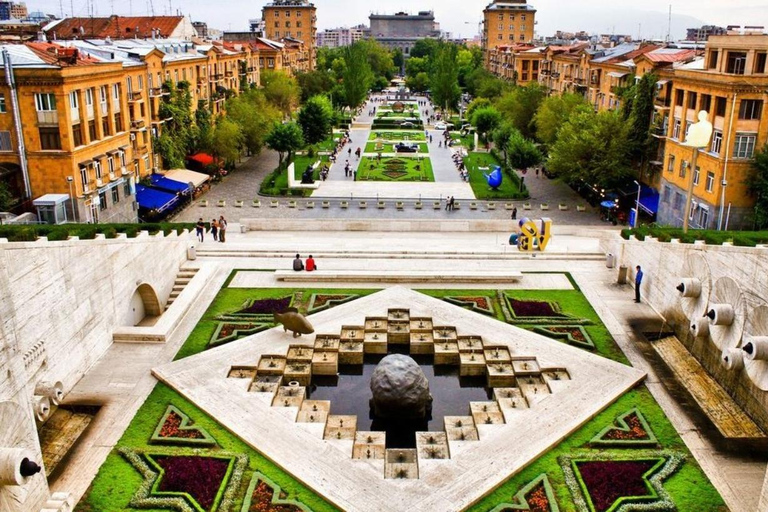 Yerevan: City Highlights Layover Tour from Zvartnots Airport Private Guided tour