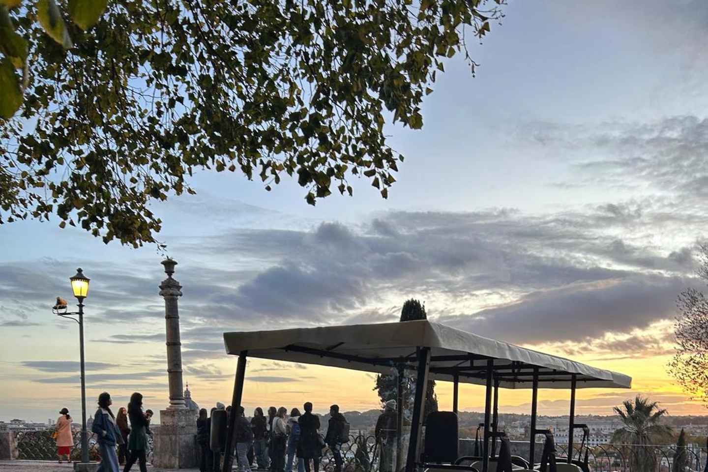 Roma di Notte: Tour in Golf Cart, Attrazioni Iconiche e Franciacorta