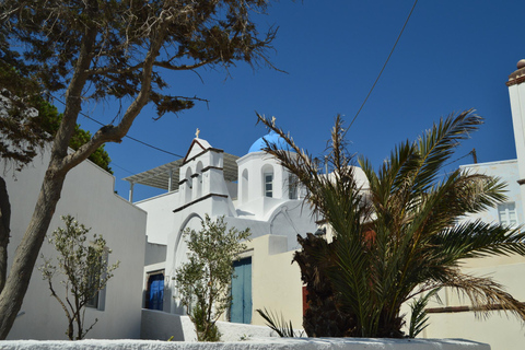Santorini: Oia Walking Tour and Lighthouse Sunset with Wine