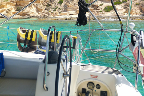 Maiorca: passeio de barco em Cala Vella com natação, comida e bebidasMaiorca: passeio de barco com natação, comida e bebidas