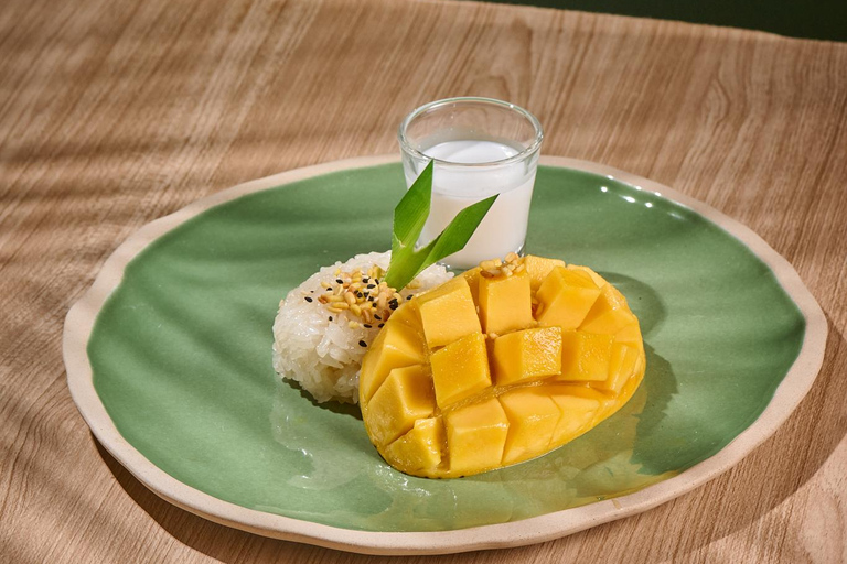 Phuket: Thai Dining Experience at Three Monkeys Restaurant Thai Set Menu for 2 - Set D