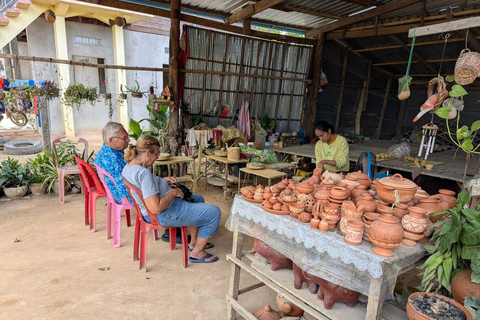 Phnom Penh-Potteryvillage-Bamboo Train-Betcave-Battambang
