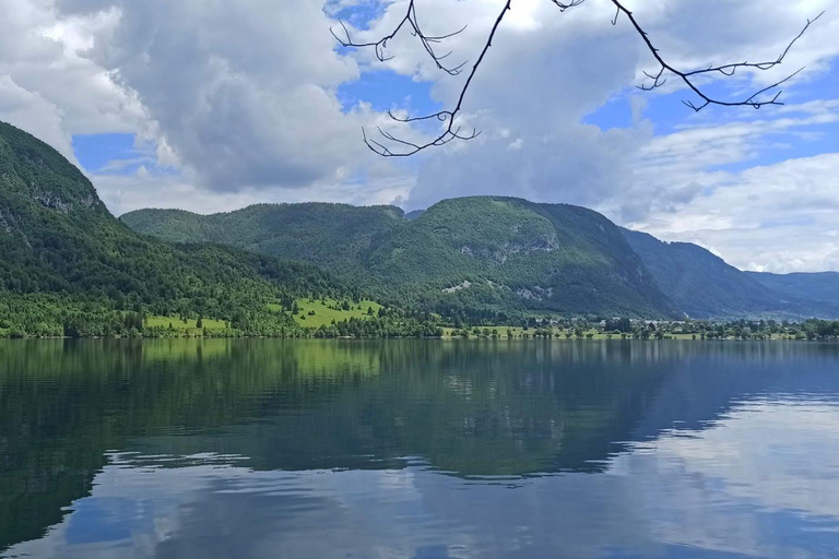 Slovenien: Bledsjön och Bohinjsjön Privat turSlovenien: Bledsjön och Bohinjsjön Privat tur med skåpbil