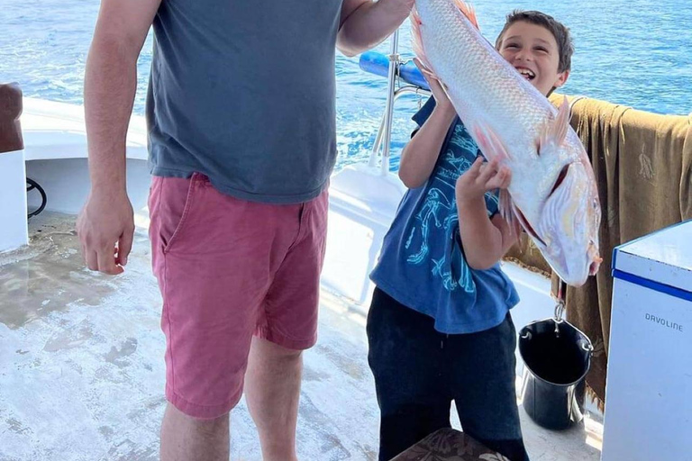 Zakynthos: Full-Day Traditional Eco-Fishing Tour with Food