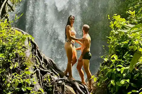 Siem Reap: Cachoeira Kulen em um tour particular