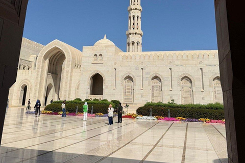 Muscat Full-Day Sharing Experience with Omani Coffee & Bread