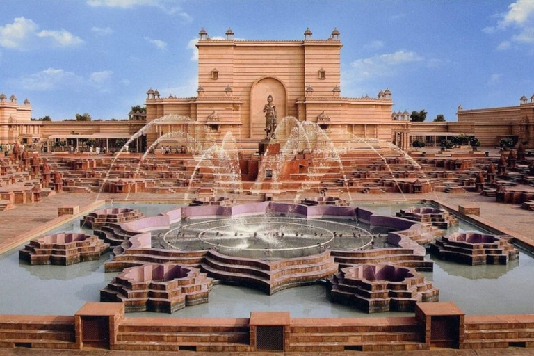 Excursão noturna ao Templo de Akshardham com fonte musical