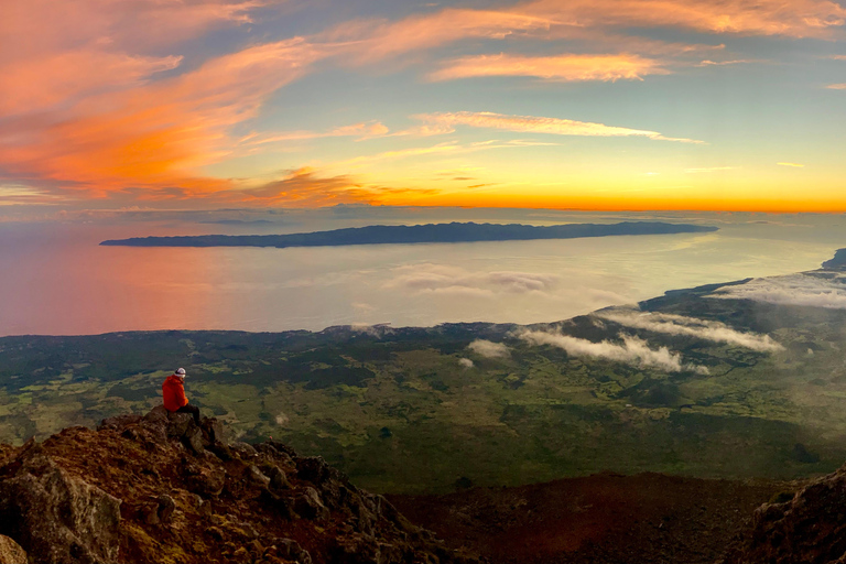 Isola di Pico: noleggio attrezzatura per campeggio notturno sul Monte PicoIsola di Pico: noleggio dell&#039;attrezzatura per il campeggio notturno sul Monte Pico