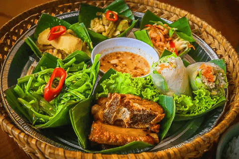 Phnom Penh: Mekong River by a Big Private Cruise