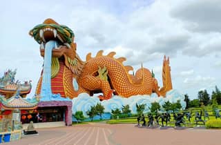 Suphan Buri: Sam-Chuk-Markt, Drachenparadies & Wat Pa Lelai