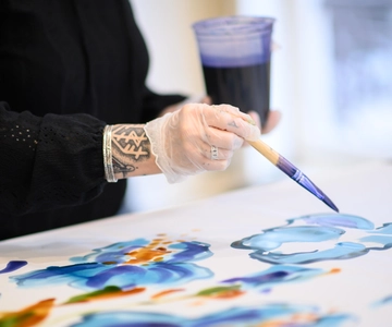 Lyon: Create your own traditional Lyonnais silk square