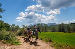 Von Barcelona aus: Reittour im Montserrat-Nationalpark