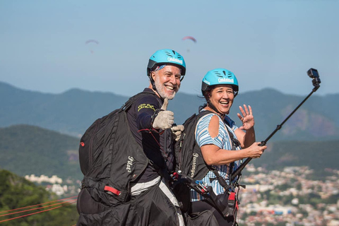 Rio de Janeiro: Paragliding in Niterói with experienced instructors