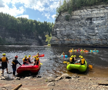 Rafting and kayaking on the Jacques-Cartier River