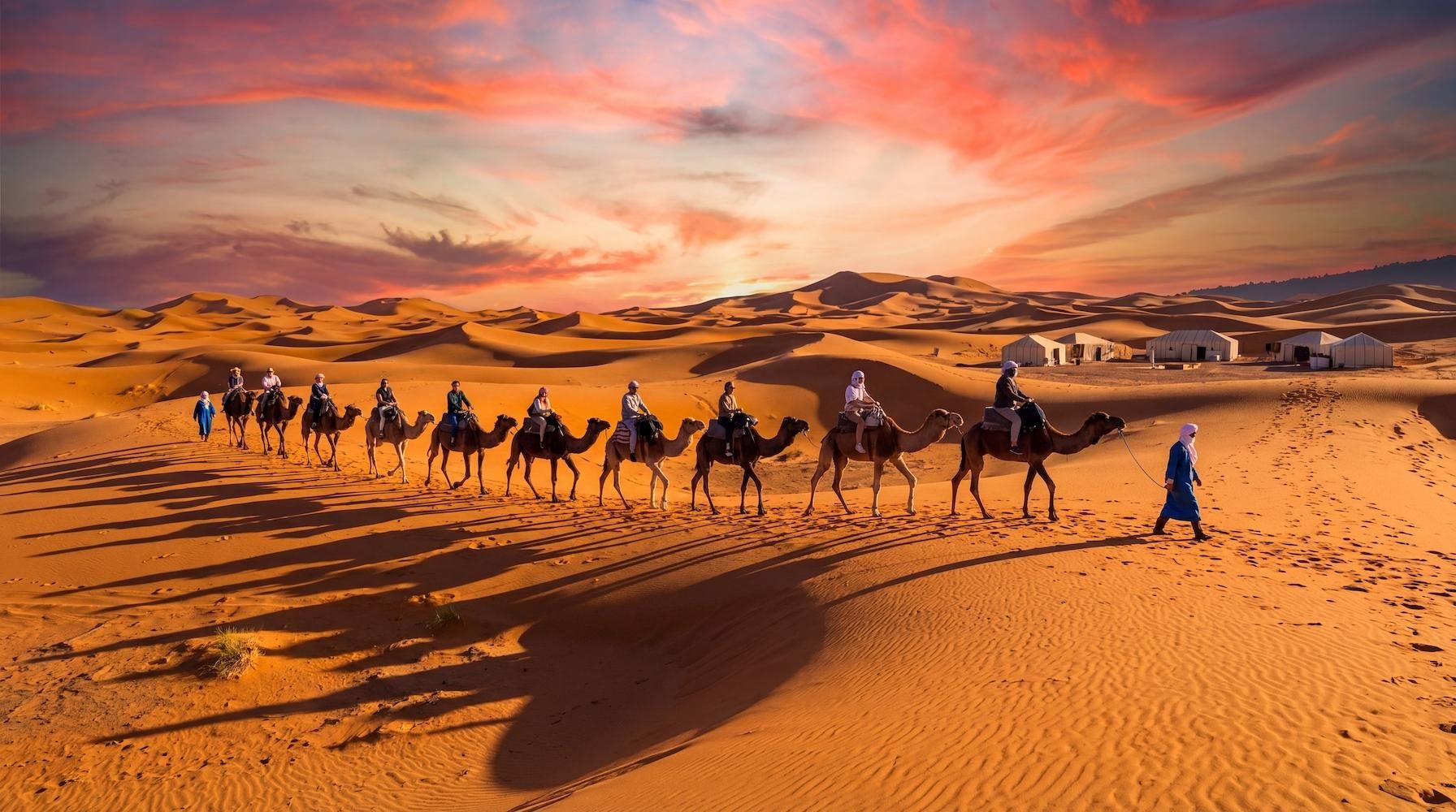 Ab Fès: 2-tägige Tour nach Marrakesch mit luxuriösem Wüstencamp