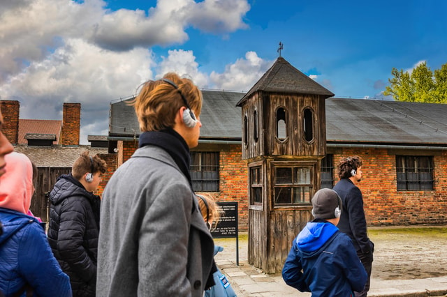 Krakow: Auschwitz-Birkenau Licensed Tour & Pickup Options