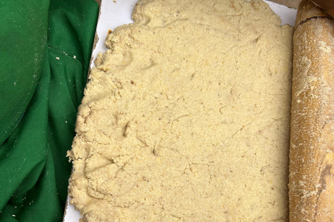 Kampala: Ugandan Pancakes & Snack Cooking Class with Family