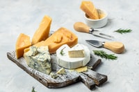 Basel, Local Cheese Tasting Tour with a Cheese Sommelier - Housity