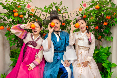 Jeju: Premium Hanbok Experience with Styling & Photo Zone 2 Hours Rental