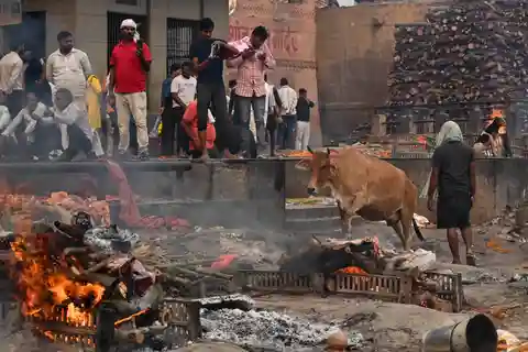 Manikarnika Ghat Tour (Varanasi Cremation Tour)